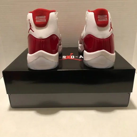 Air Jordan 11 Retro - Picture 3 of 5